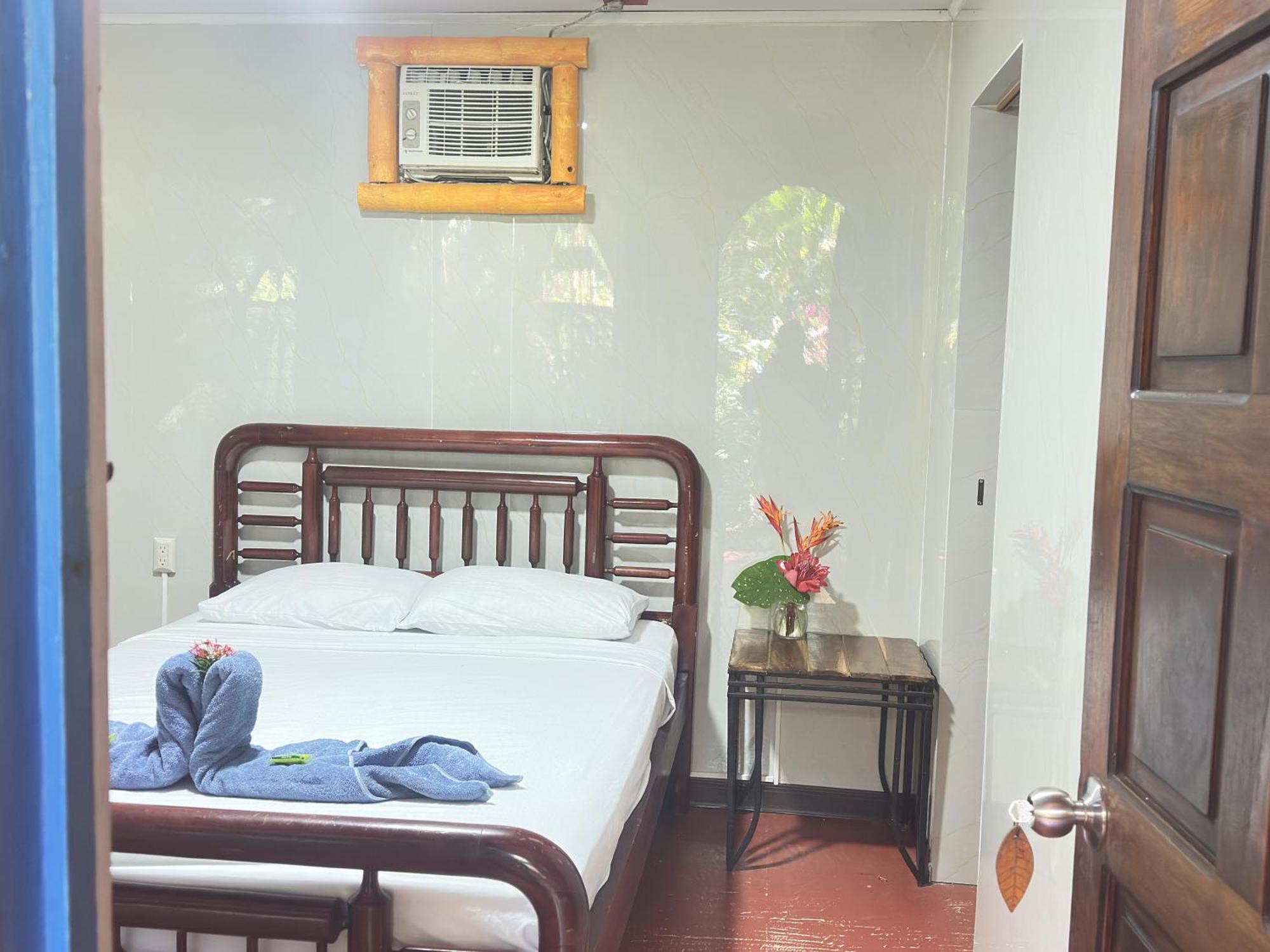 La Palapa Hut Nature Hostel ปัวร์โตคิมาเนซ ภายนอก รูปภาพ