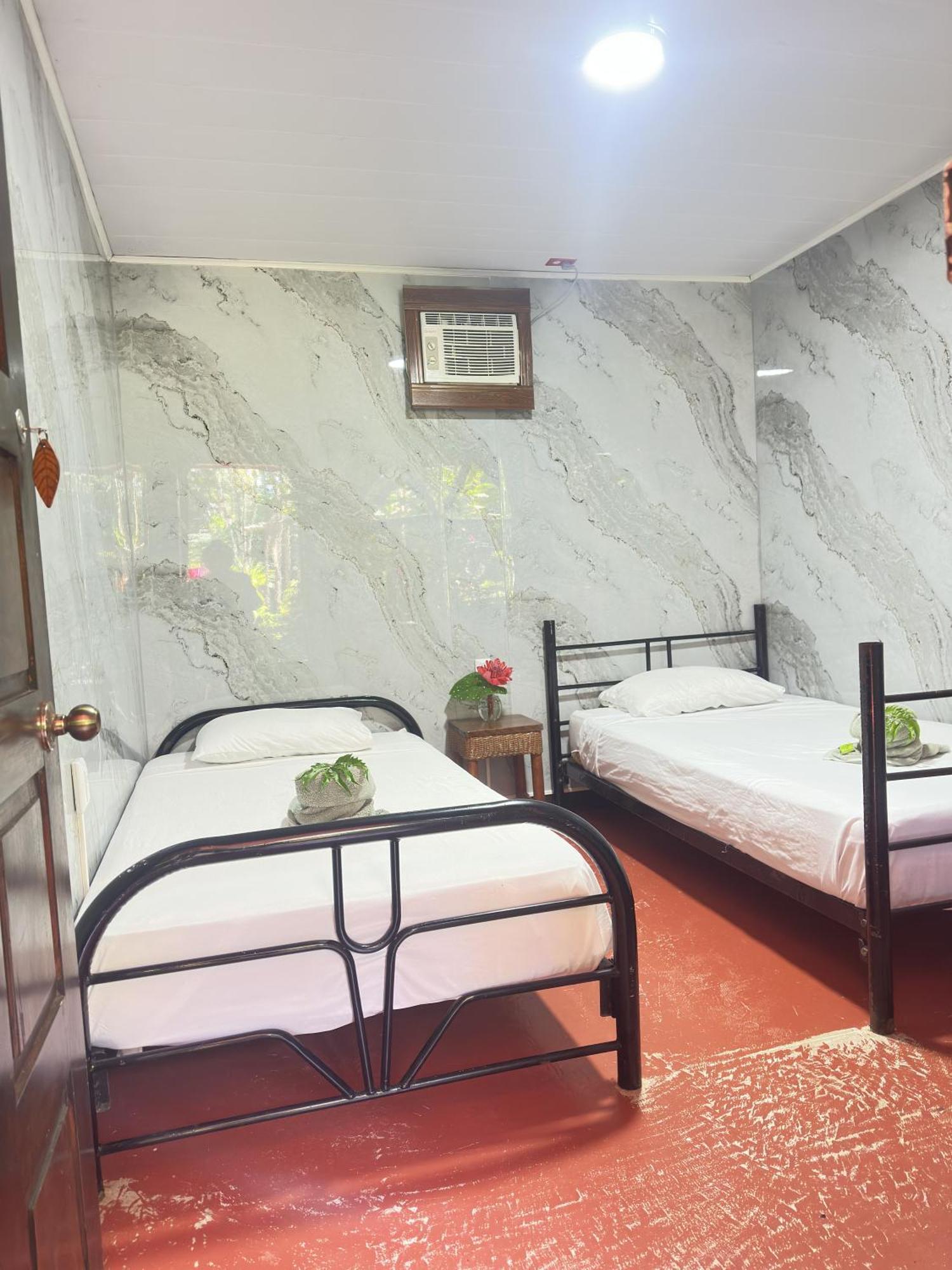 La Palapa Hut Nature Hostel ปัวร์โตคิมาเนซ ภายนอก รูปภาพ